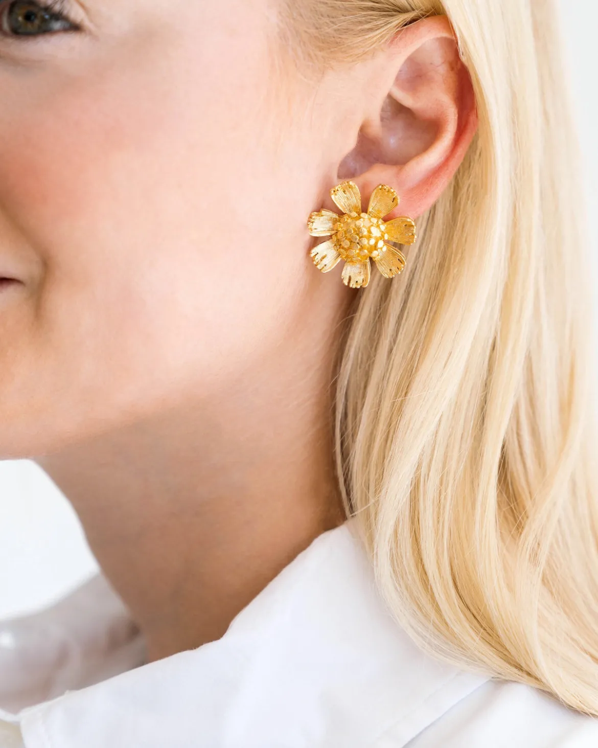Buttercup Studs