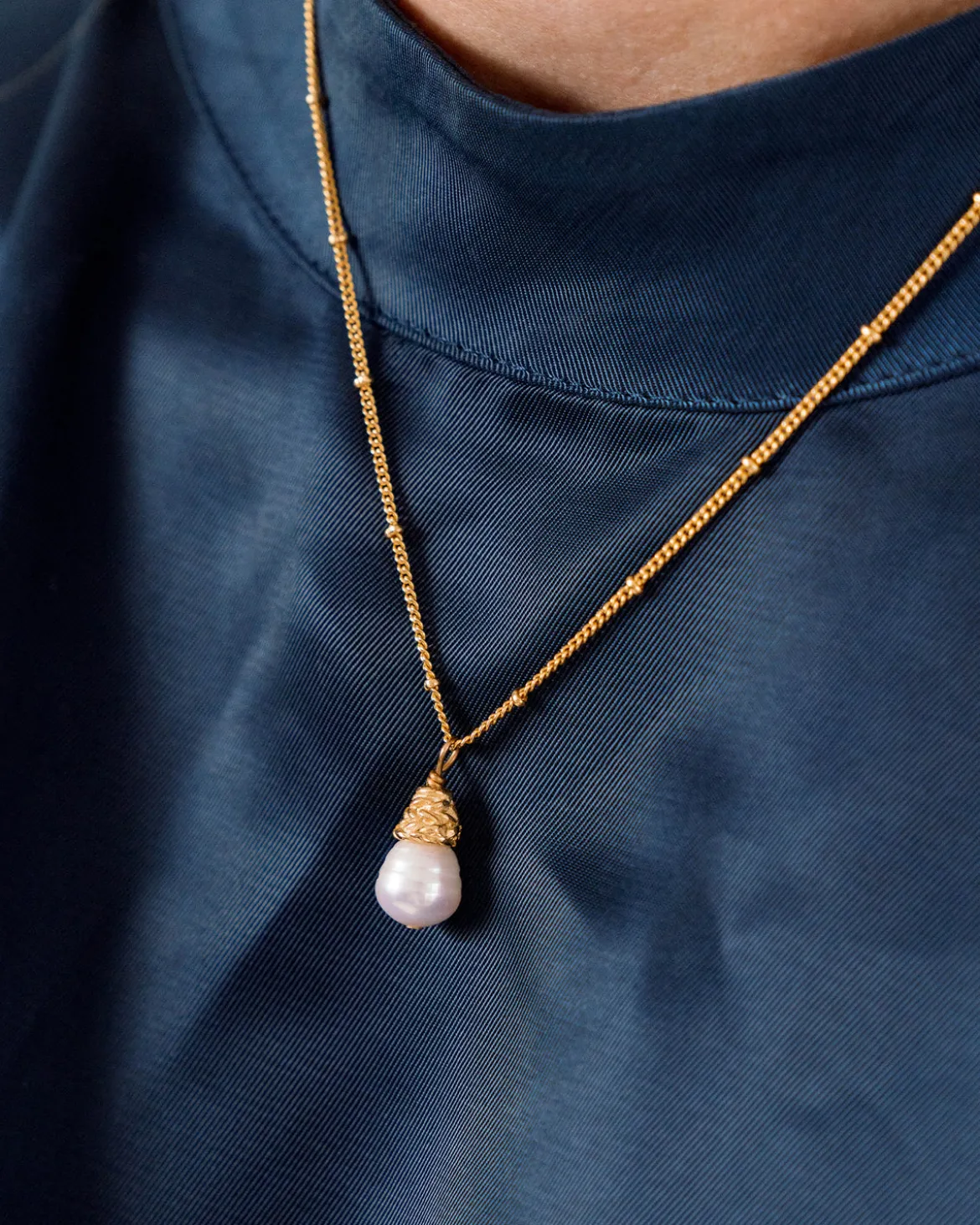 Dainty Pearl Drop Necklace