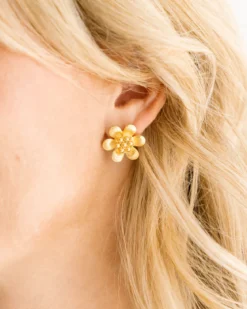 Daisy Studs