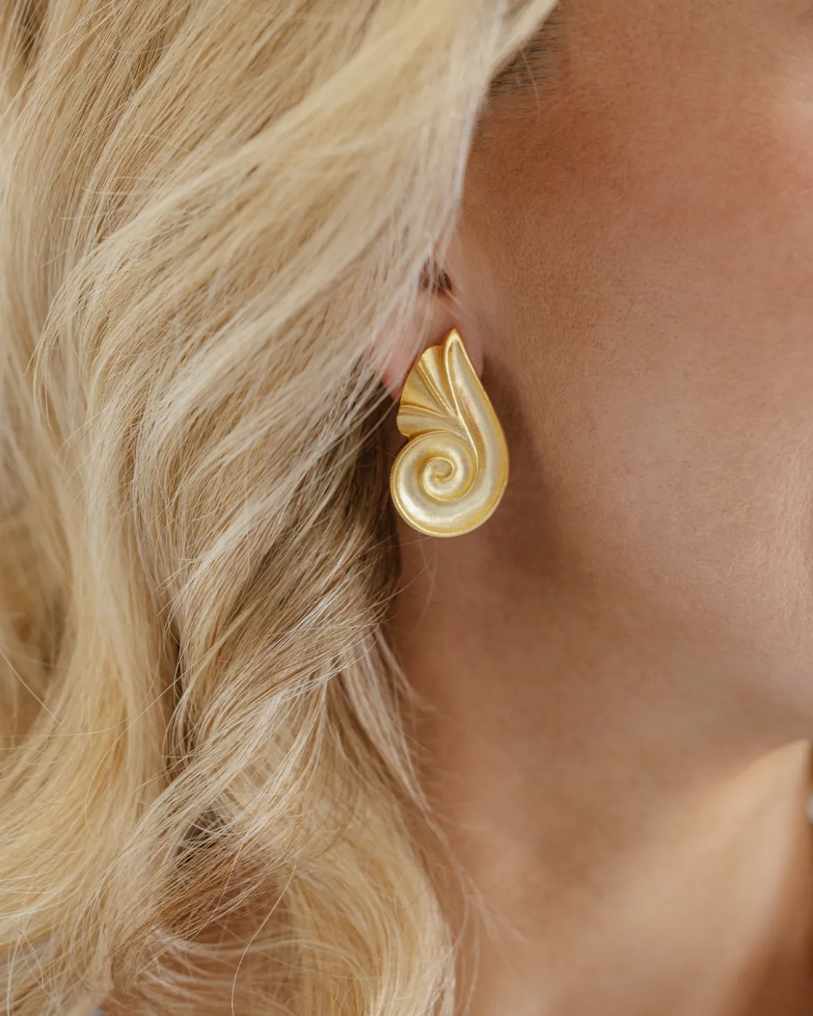 Nautilus Studs