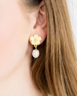 Poppy Pearl Drop Earrings