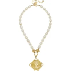 Queen Elizabeth II Regina Pearl Necklace