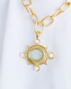 Venetian Glass Bee Elegant Pendant Necklace